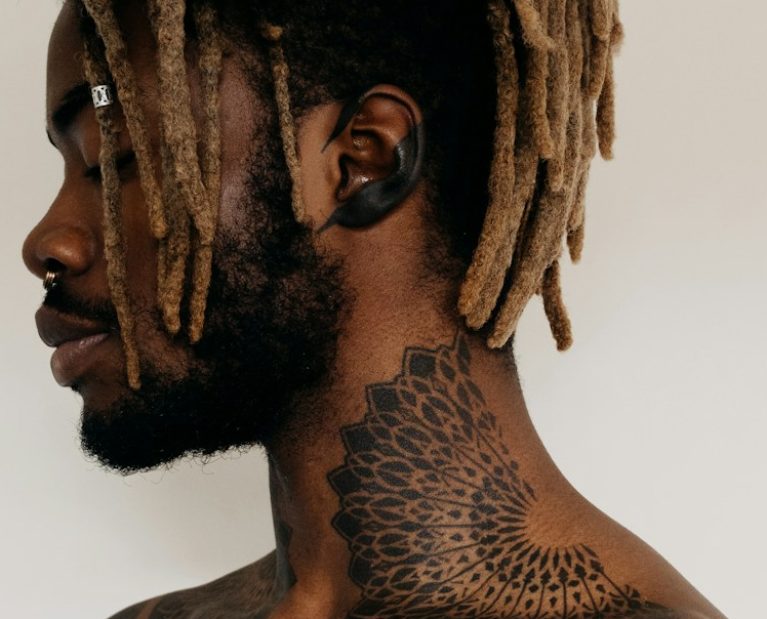 tatouage-sur-peau-noire